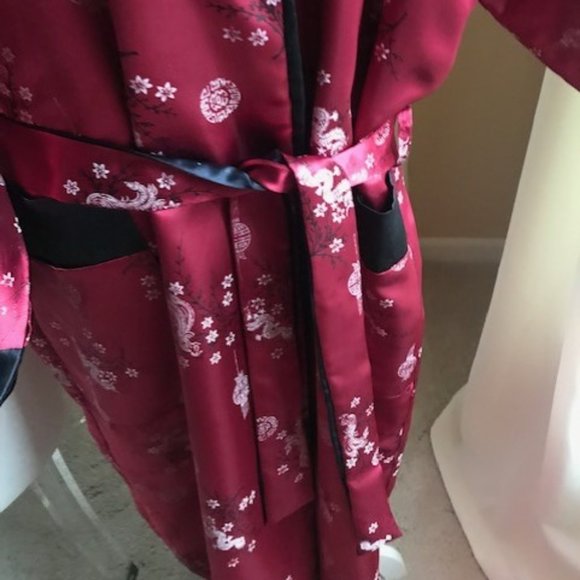 REVERSIBLE LONG ORIENTAL STYLE ROBE - Picture 3 of 10